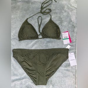 Vince Camuto, Size Large